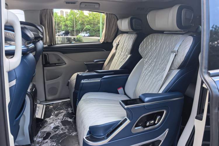 Used Buick GL8 2023 ES Lu Zun Comfort Model Interior 3
