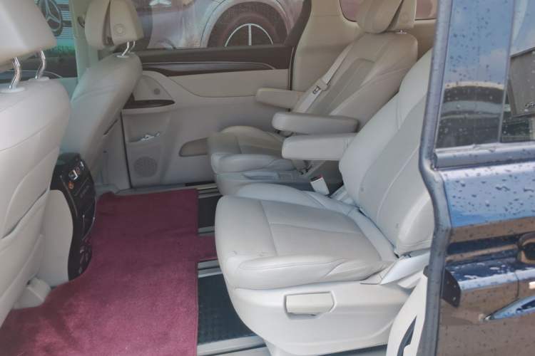 Used Buick GL8 2023 ES Lu Zun Comfort Model Left Rear Seat