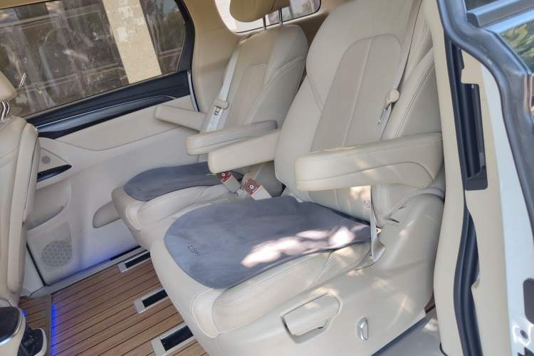 Used Buick GL8 2023 ES Lu Zun Deluxe Model Left Rear Seat