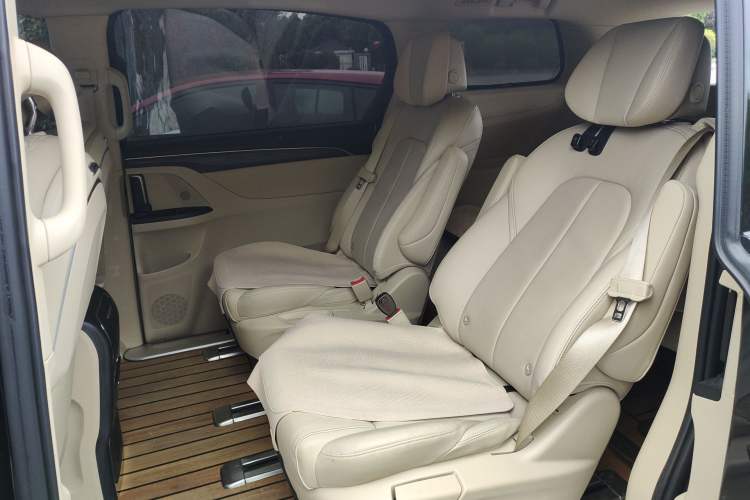 Used Buick GL8 2023 ES Lu Zun Deluxe Model Left Rear Seat