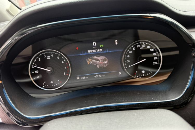 Used Buick GL8 2023 Land Executive Class Smart Enjoyment Model Odometer Close Up