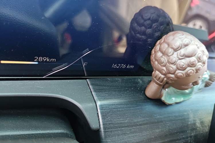 Used Buick GL8 2023 ES Lu Zun Luxury Edition and Yue Version Odometer Close Up