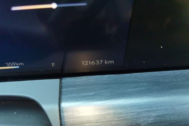 Used Buick GL8 2023 ES Lu Zun Luxury Model Odometer Close Up