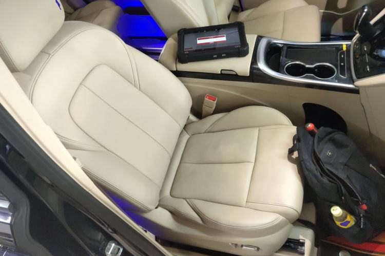 Used Buick GL8 2023 ES Lu Zun Deluxe Model Right Front Seat