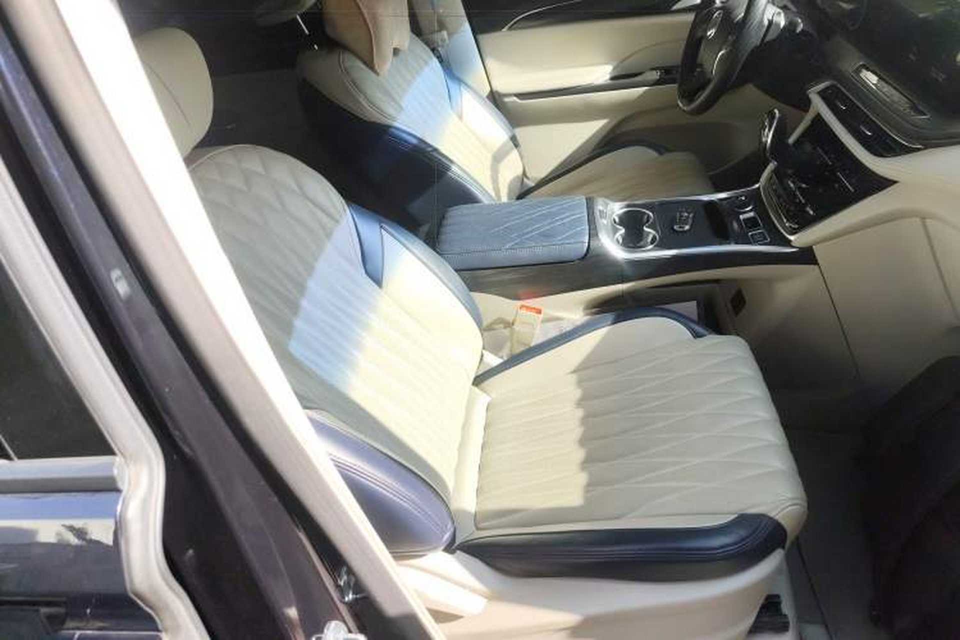 Used Buick GL8 2023 ES Lu Zun Comfort Model Right Front Seat