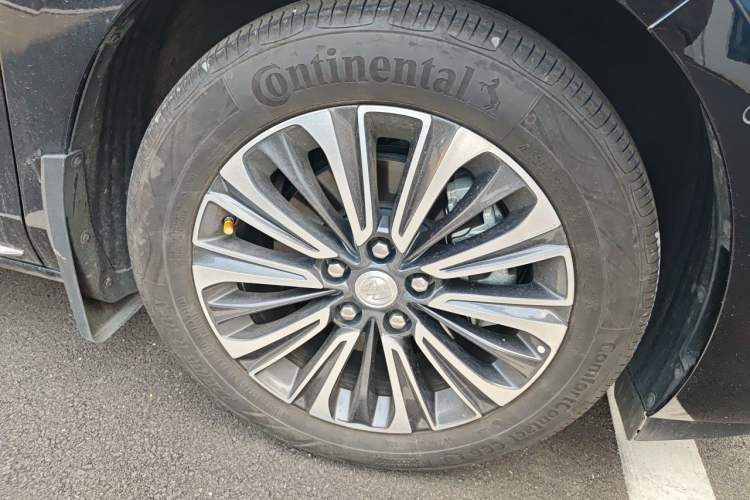 Used Buick GL8 2023 ES Lu Zun Luxury Edition and Yue Version Right Front Wheel Hub