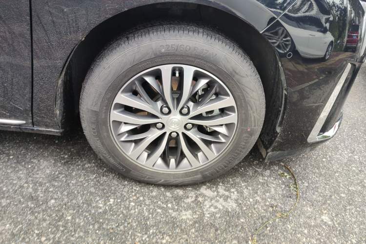 Used Buick GL8 2023 ES Lu Zun Deluxe Model Right Front Wheel Hub