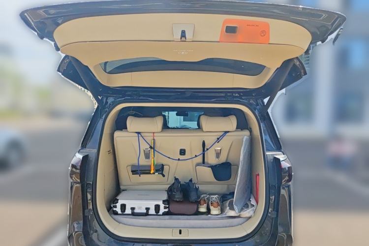 Used Buick GL8 2023 ES Lu Zun Luxury Edition and Yue Version Trunk