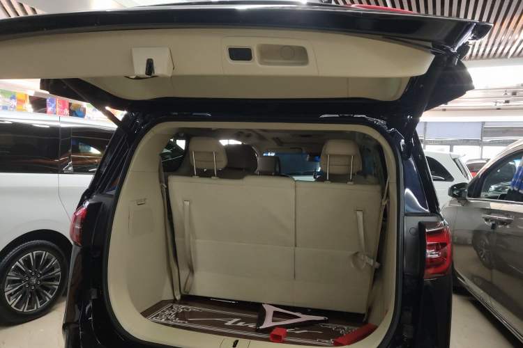 Used Buick GL8 2023 ES Lu Zun Deluxe Model Trunk