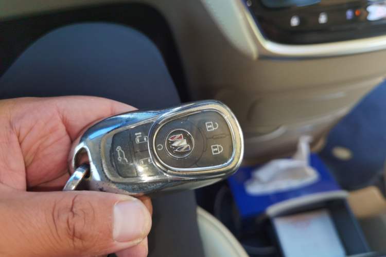 Used Buick GL8 2023 ES Lu Zun Luxury Model Vehicle Key