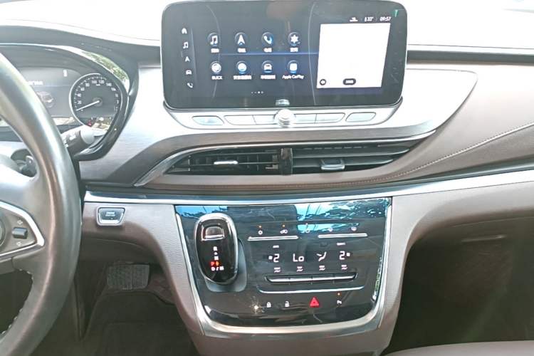 Used Buick GL8 2023 Land Executive Class 652T Luxury Model Audio And AC Panel