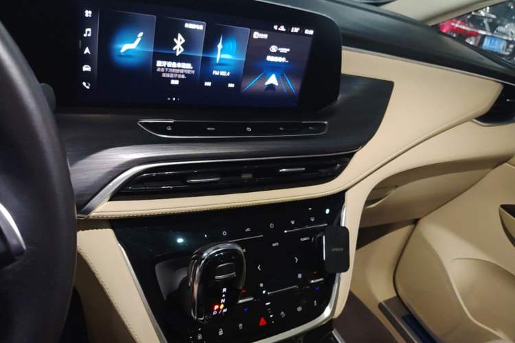 Used Buick GL8 2023 ES Lu Zun Luxury Model Audio And AC Panel