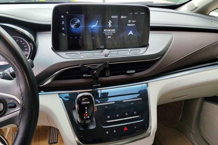 Used Buick GL8 2023 Land Executive Class Smart Enjoyment Model Audio And AC Panel