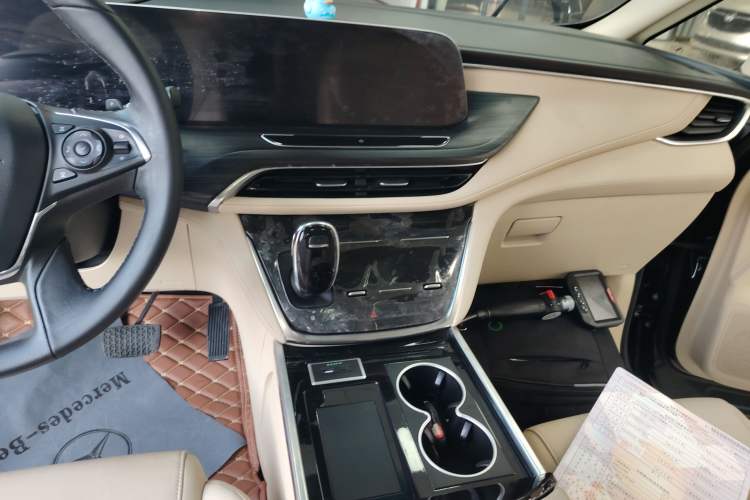 Used Buick GL8 2023 ES Lu Zun Deluxe Model Audio And AC Panel