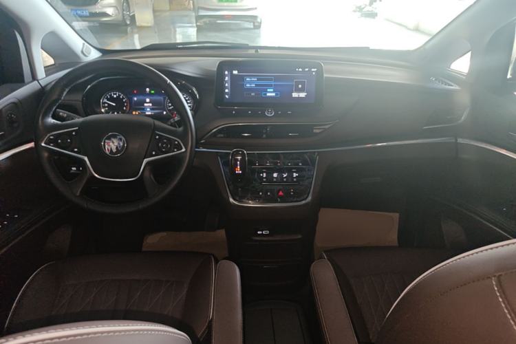 Used Buick GL8 2023 Land Executive Class 652T Luxury Model Center Console