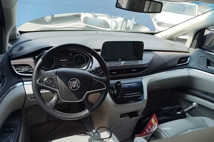 Used Buick GL8 2023 Land Executive Class 652T Luxury Model Center Console