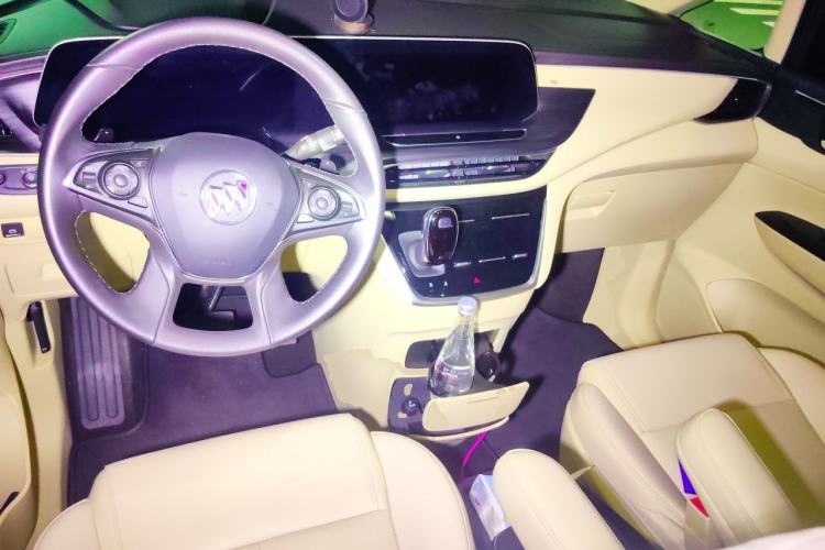 Used Buick GL8 2023 ES Lu Zun Deluxe Model Center Console