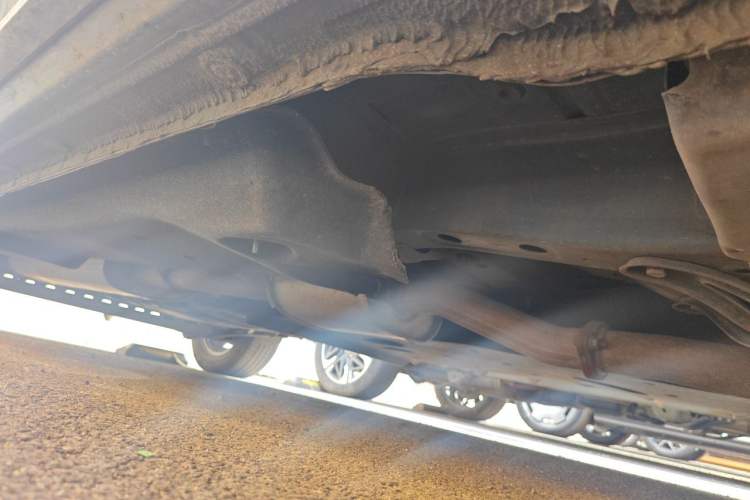 Used Buick GL8 2023 Land Executive Class Deluxe Model Chassis Front Right