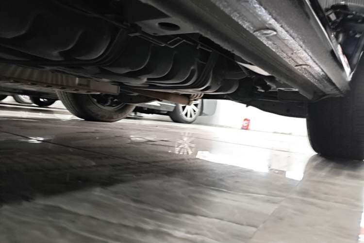Used Buick GL8 2023 ES Lu Zun Deluxe Model Chassis Rear Left