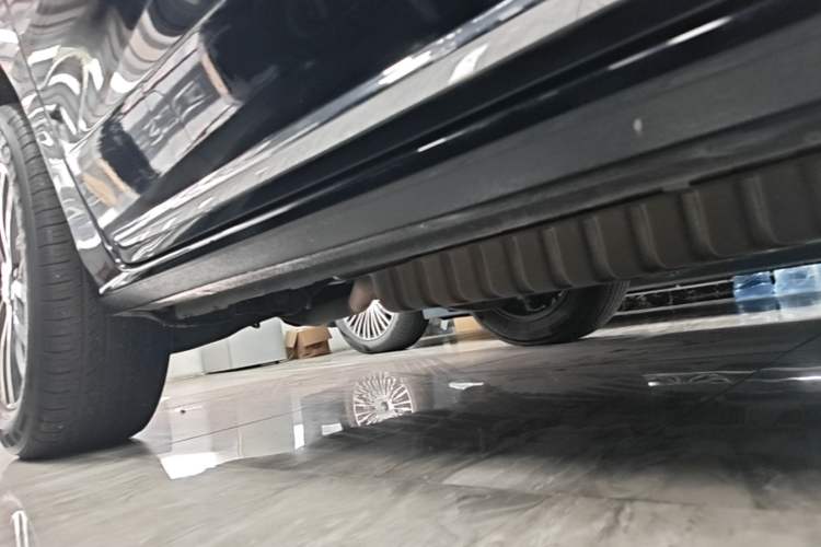 Used Buick GL8 2023 ES Lu Zun Deluxe Model Chassis Rear Right