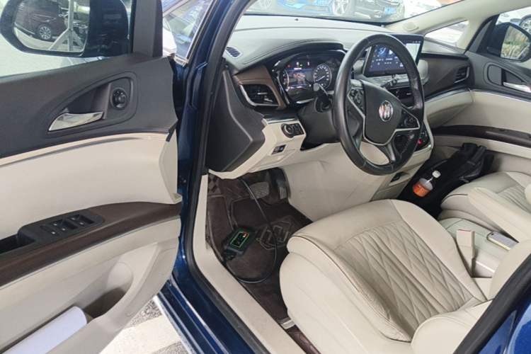 Used Buick GL8 2023 Land Executive Class 652T Luxury Model Driver Seat