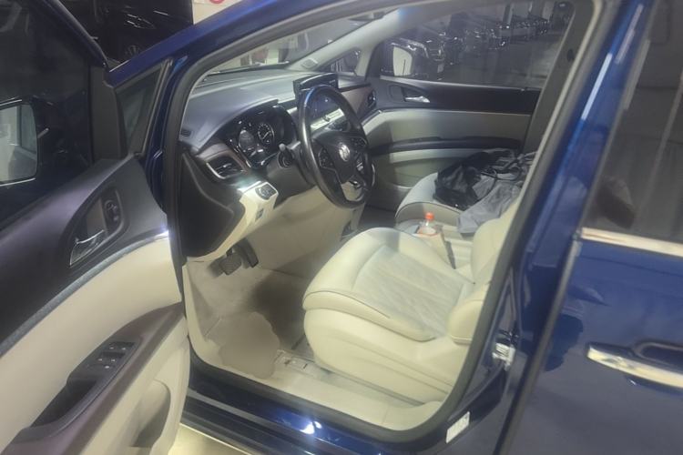 Used Buick GL8 2023 Land Executive Class 652T Luxury Model Driver Seat