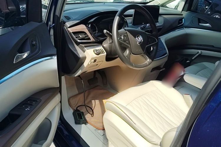 Used Buick GL8 2023 Land Executive Class 652T Luxury Model Driver Seat