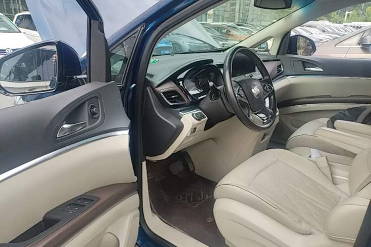 Used Buick GL8 2023 Land Executive Class 652T Luxury Model Driver Seat