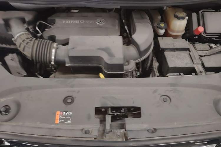 Used Buick GL8 2023 ES Lu Zun Luxury Model Engine Bay
