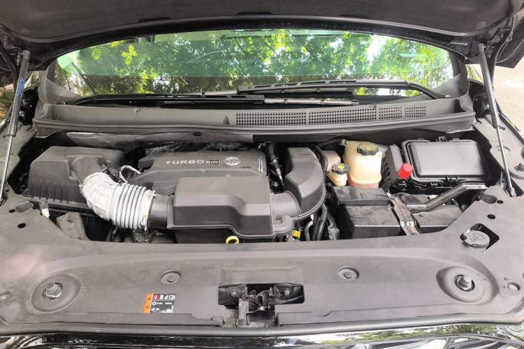 Used Buick GL8 2023 ES Lu Zun Comfort Model Engine Bay