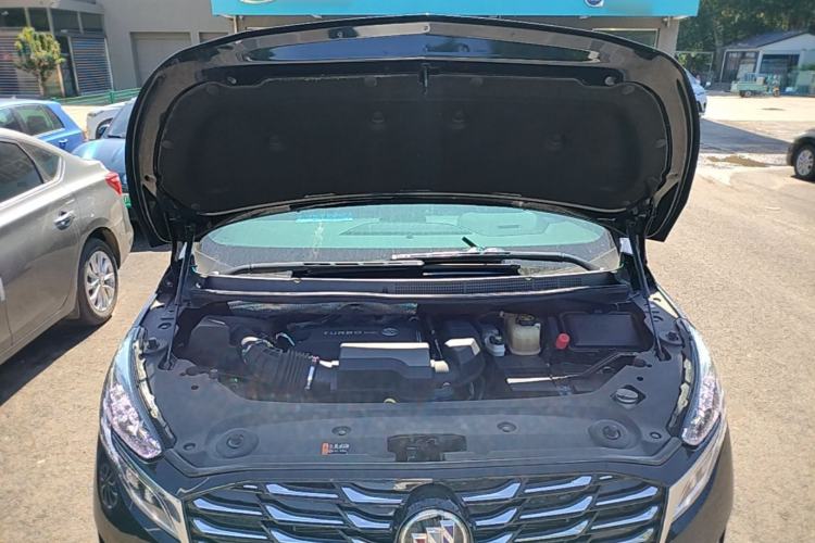 Used Buick GL8 2023 ES Lu Zun Luxury Model Engine Bay