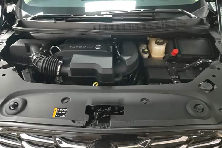 Used Buick GL8 2023 ES Lu Zun Deluxe Model Engine Bay