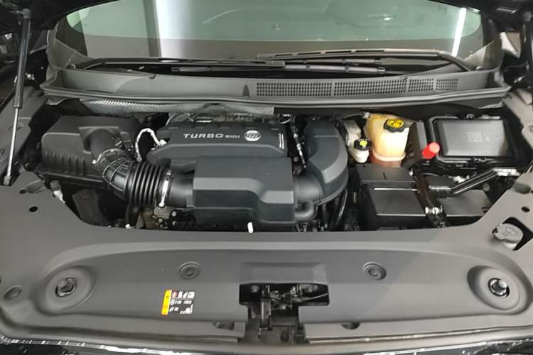 Used Buick GL8 2023 ES Lu Zun Luxury Model Engine Bay