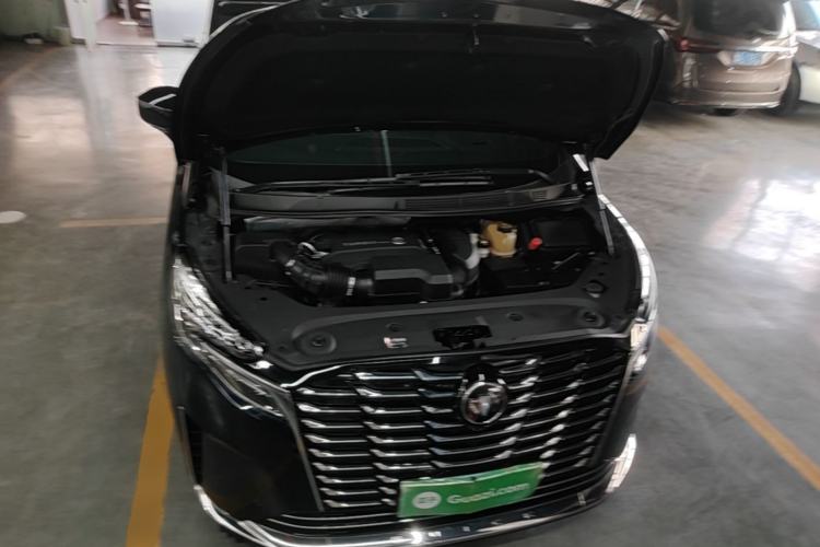 Used Buick GL8 2023 ES Lu Zun Luxury Model Engine Bay