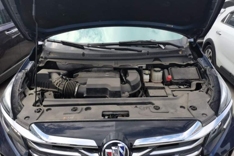 Used Buick GL8 2023 Land Executive Class Deluxe Model Engine Bay