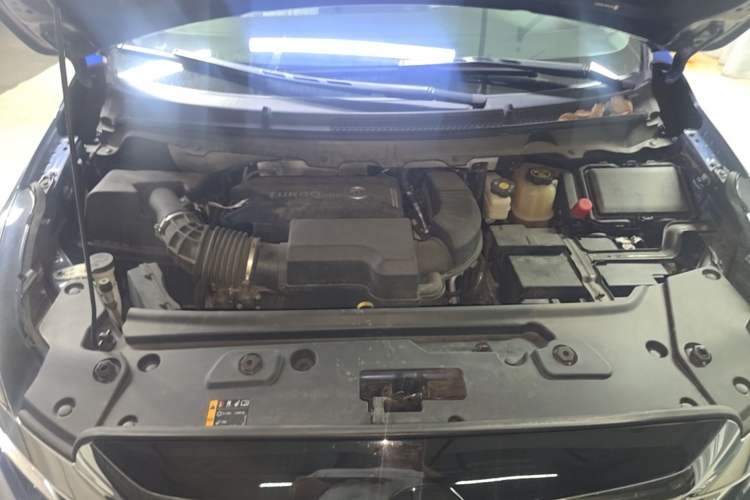 Used Buick GL8 2023 Land Executive Class 652T Luxury Model Engine Bay