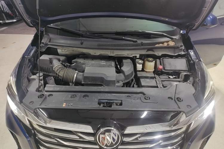 Used Buick GL8 2023 Land Executive Class 652T Luxury Model Engine Bay