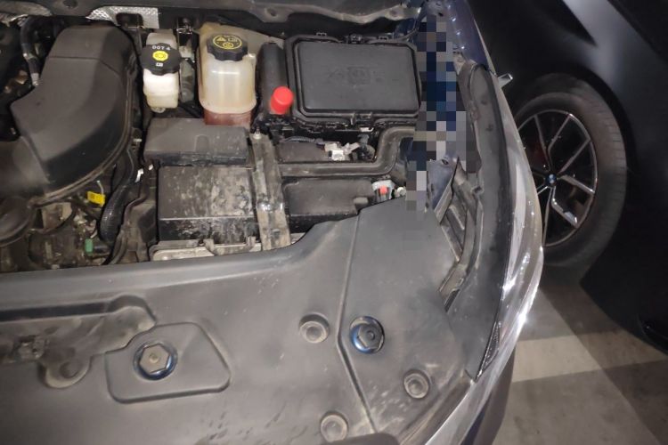 Used Buick GL8 2023 Land Executive Class Smart Enjoyment Model Engine Bay Left
