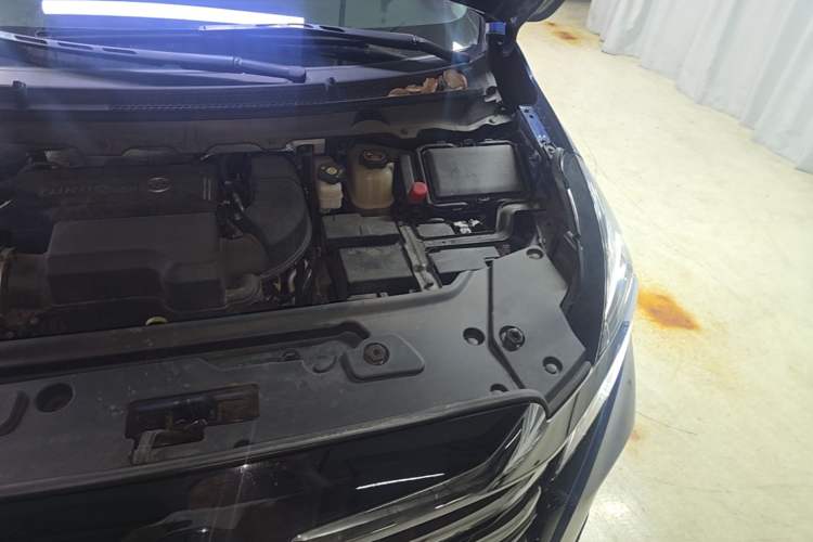 Used Buick GL8 2023 Land Executive Class 652T Luxury Model Engine Bay Left