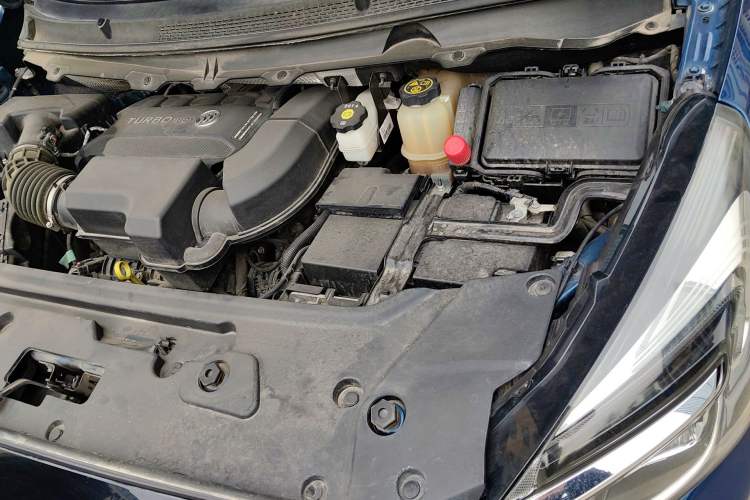 Used Buick GL8 2023 Land Executive Class Smart Enjoyment Model Engine Bay Left