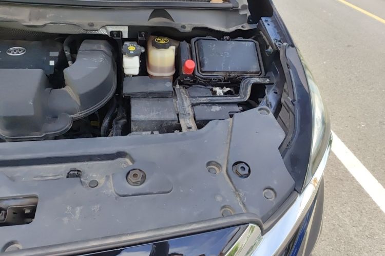 Used Buick GL8 2023 Land Executive Class 652T Smart Luxury Model Engine Bay Left