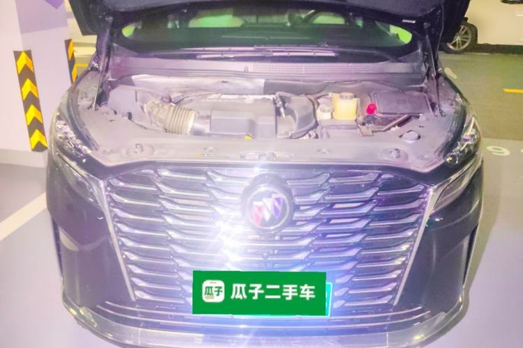 Used Buick GL8 2023 ES Lu Zun Deluxe Model Engine Bay