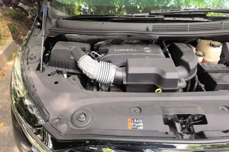 Used Buick GL8 2023 ES Lu Zun Comfort Model Engine Bay Right