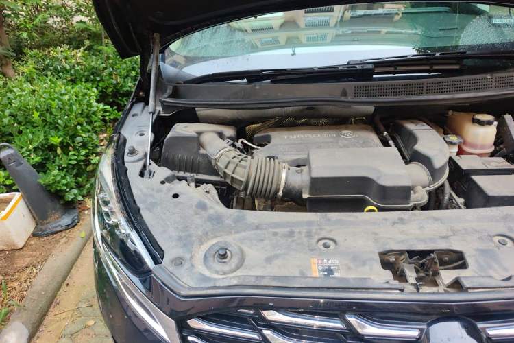 Used Buick GL8 2023 ES Lu Zun Deluxe Model Engine Bay Right