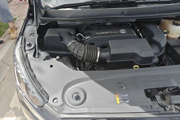 Used Buick GL8 2023 ES Lu Zun Comfort Model Engine Bay Right