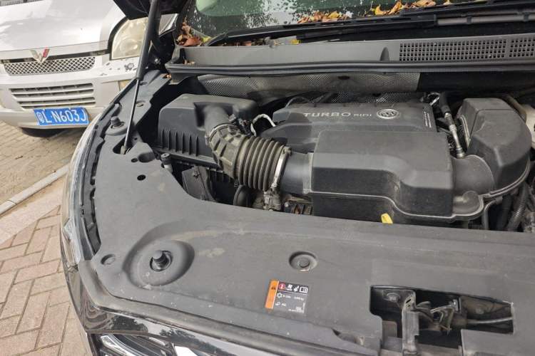 Used Buick GL8 2023 ES Lu Zun Comfort Model Engine Bay Right