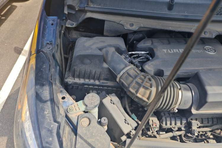 Used Buick GL8 2023 Land Executive Class Deluxe Model Engine Bay Right