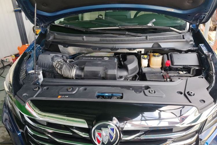 Used Buick GL8 2023 Land Executive Class Comfort Model Engine Bay