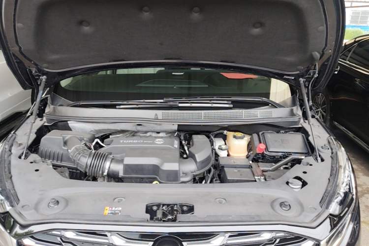 Used Buick GL8 2023 ES Lu Zun Comfort Model Engine Bay