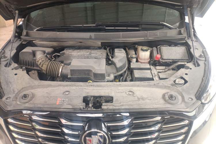 Used Buick GL8 2023 ES Lu Zun Luxury Edition and Yue Version Engine Bay